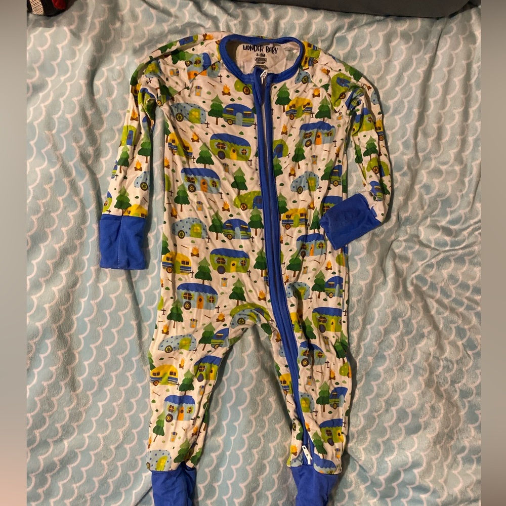 Wonder baby grow with me body suit 3-6 month.
